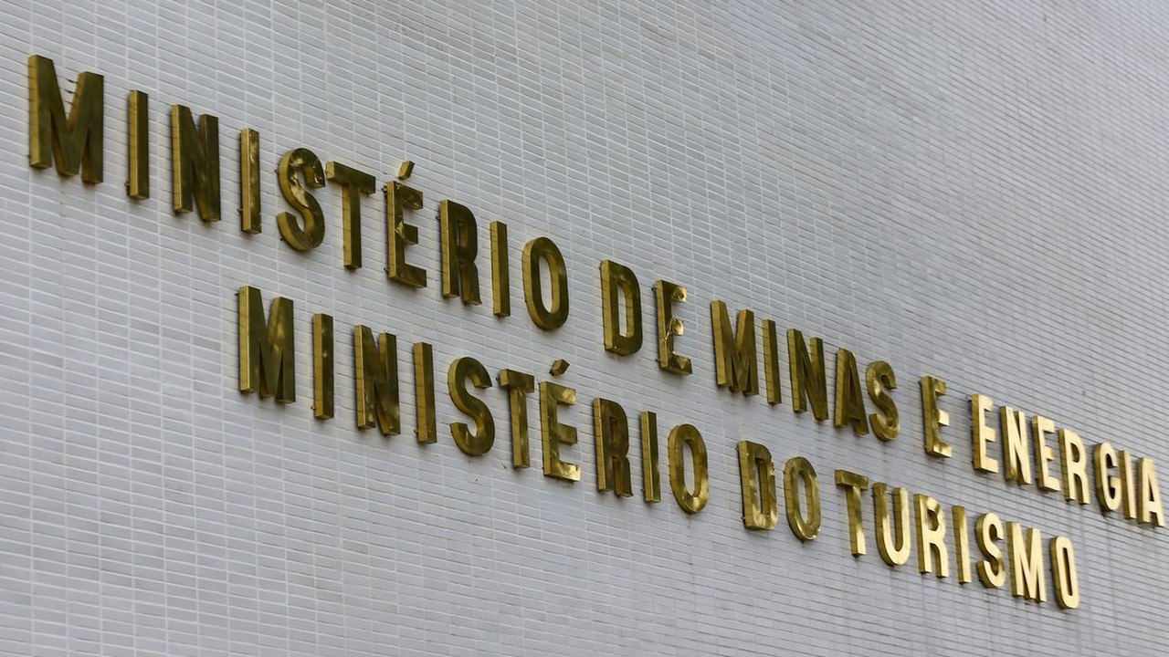 Governo garantirá gás de cozinha gratuíto para 17 milhões de famílias