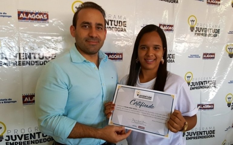Governo de Alagoas entrega em Piaçabuçu certificados do Juventude Empreendedora