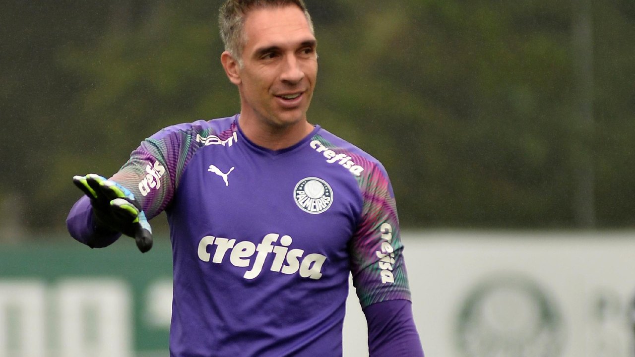 Mattos explica saída de Prass do Palmeiras e diz ter sido correto com o goleiro