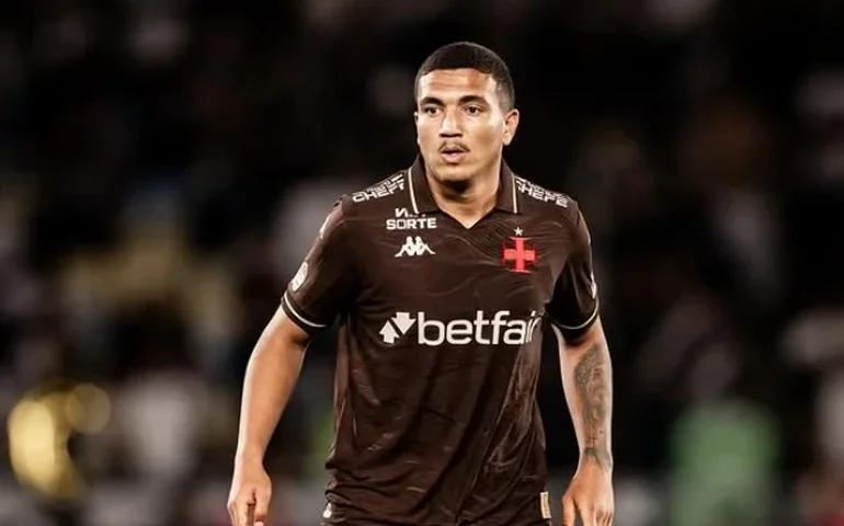 Mateus Carvalho, volante do Vasco, sofre grave lesão no joelho e será submetido a cirurgia