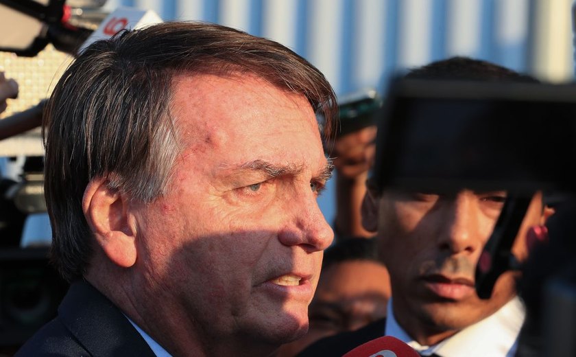 Bolsonaro poderá ir à missa de 7º dia da mãe de Valdemar Costa Neto