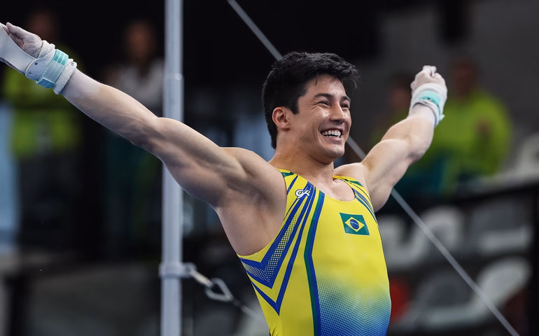 Arthur Nory faz tour por quarto na Vila Olímpica de Paris e mostra rotina antes dos jogos; veja os vídeos