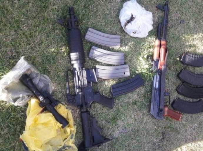 Fuzis americanos são deixados em Fórum de Delmiro