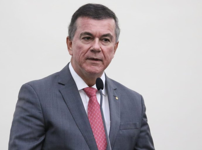 Ronaldo Medeiros destaca lançamento do programa Acredita Brasil