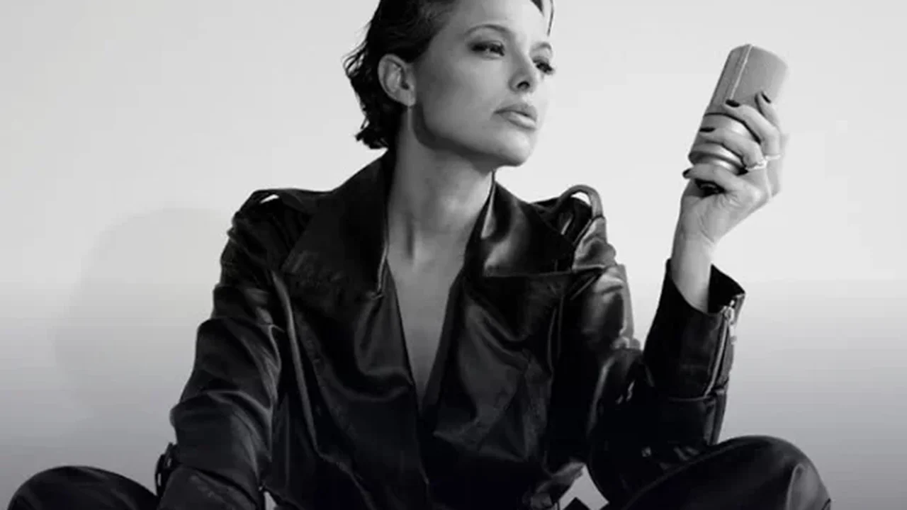 Sarah Renata apresenta show “Amada e Muito Mais” em São Paulo