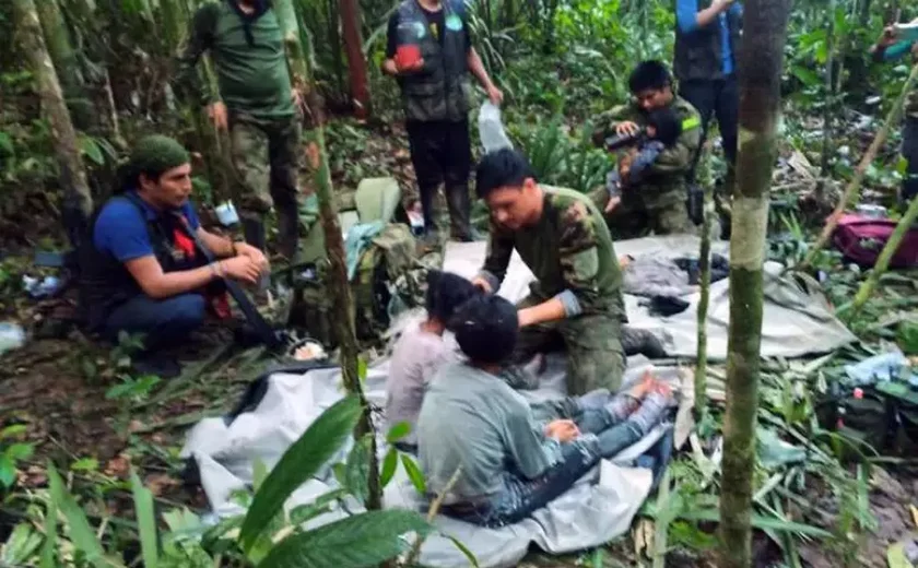 General que liderou buscas será padrinho de bebê resgatada na selva colombiana