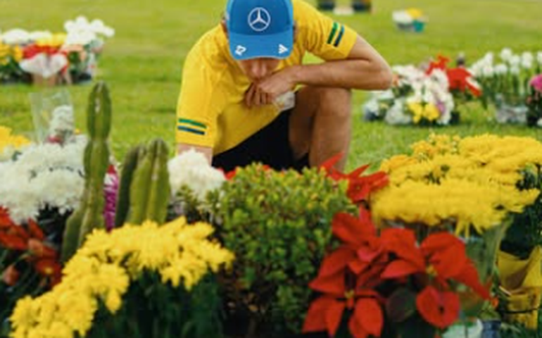 Antonelli visita túmulo de Ayrton Senna antes do GP de São Paulo