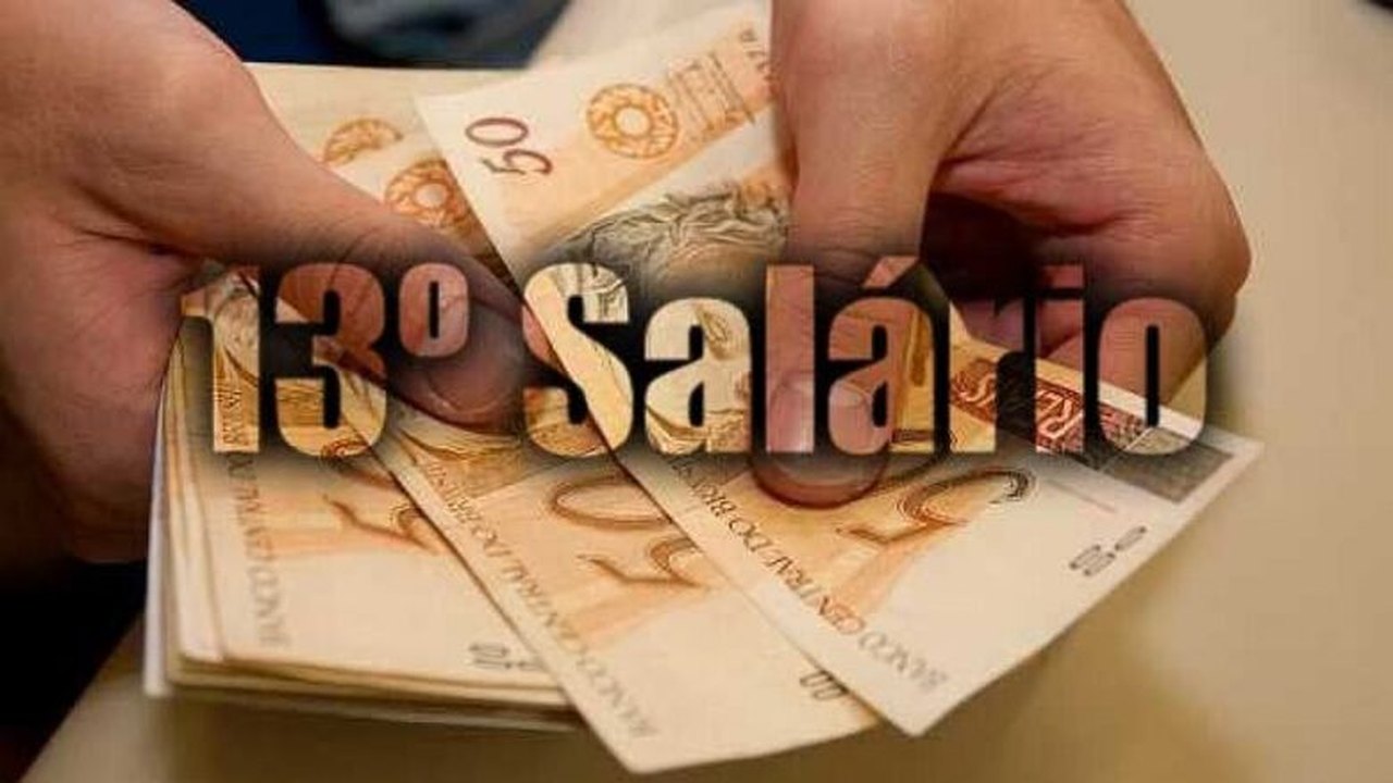 Prefeitura de Penedo paga 13º salário dos aniversariantes de dezembro