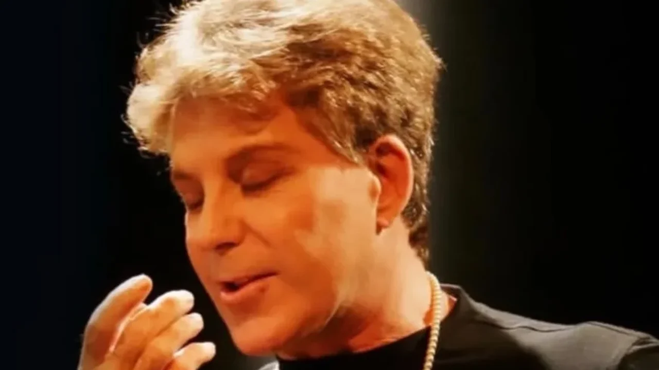 Edwin Luisi reestreia peça LGBTQIA+ após 18 anos e comenta legado de 'Escrava Isaura', que completa 50 anos