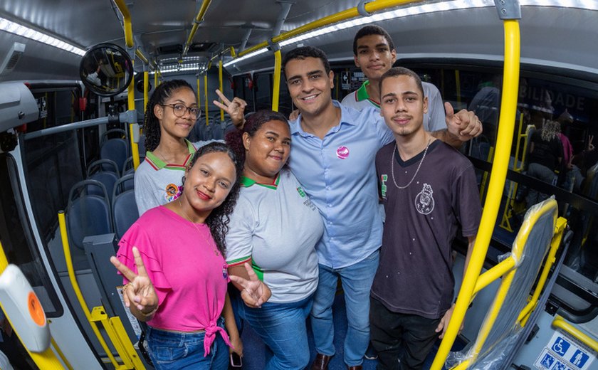 Prefeito JHC cria Passe Livre para estudantes da região metropolitana