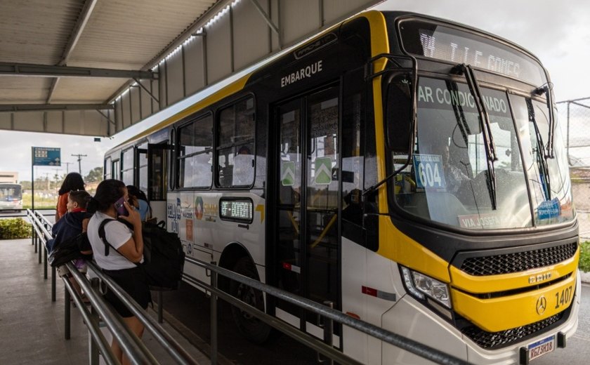 Maceió amplia frota de ônibus com ar-condicionado e acessibilidade