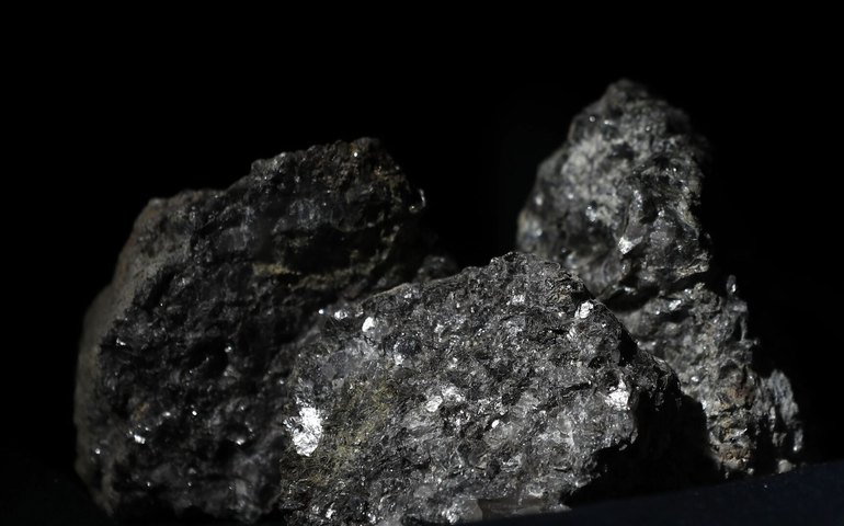 Mídia: gigante chinesa de baterias interrompe produção em importante mina de lítio e preços sobem