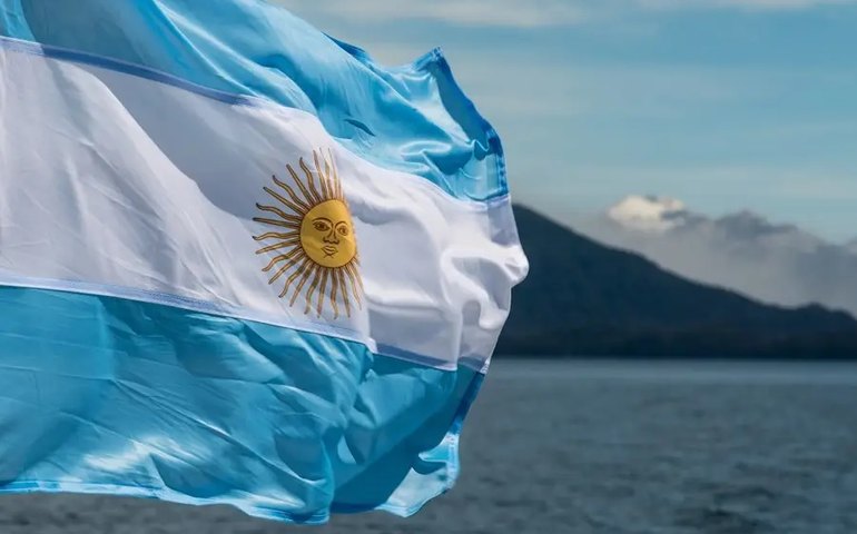 Argentina responsabiliza Irã por atentados na década de 1990