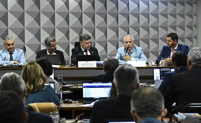 “Responderei a todos, menos às perguntas do relator” ex-presidente do INSS não responde questionamentos de Alfredo Gaspar na CPI “Responderei a todos, menos às perguntas do relator” ex-presidente do INSS não responde questionamentos de Alfredo Gaspar na CPI