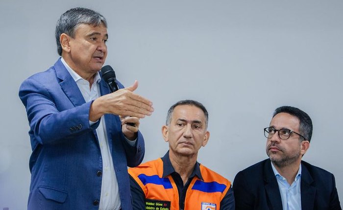 Os ministros Wellington Dias e Waldez Góes e o governador Paulo Dantas, em entrevista coletiva 