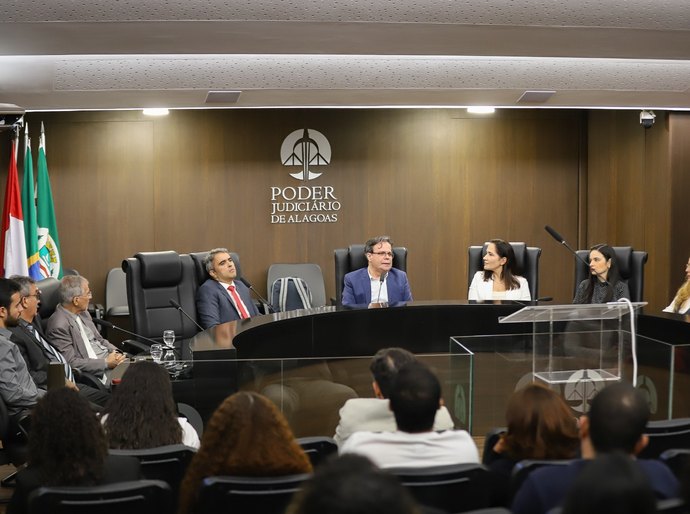 Desembargador Tutmés Airan palestra no encerramento da 'Semana dos Métodos Adequados'