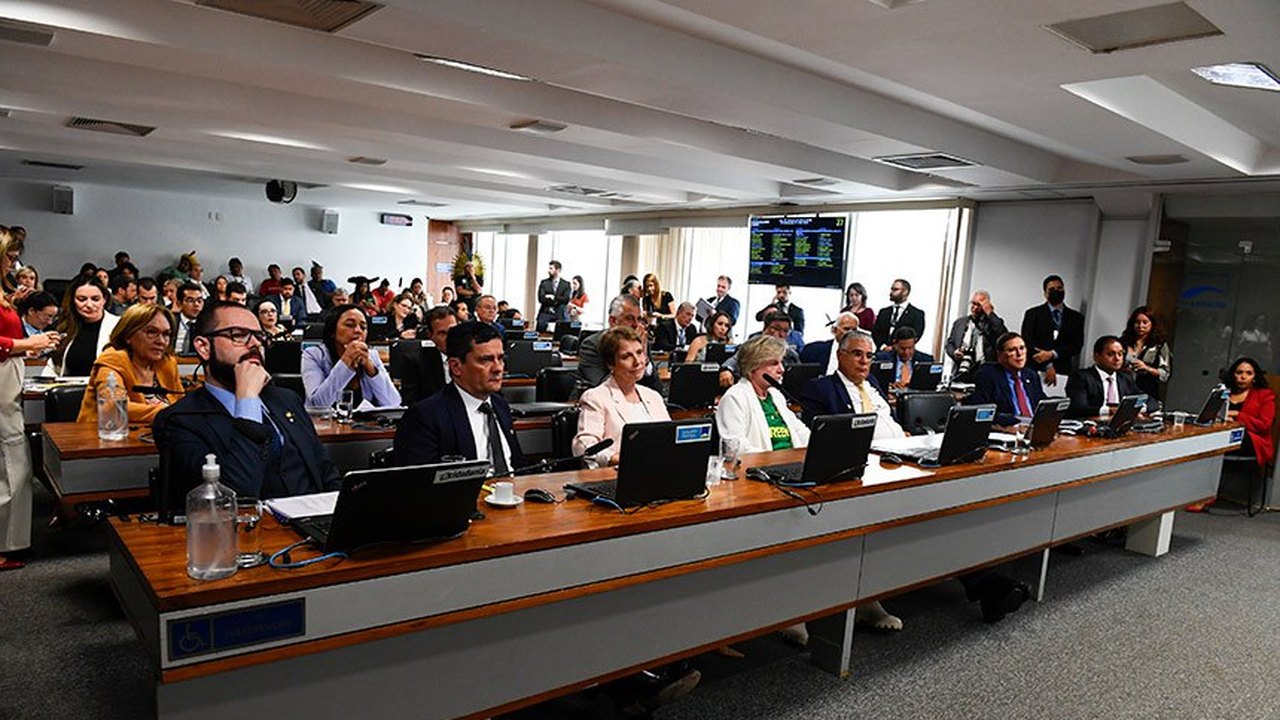 Setores ferroviário e varejista sugerem melhorias na proposta de reforma tributária