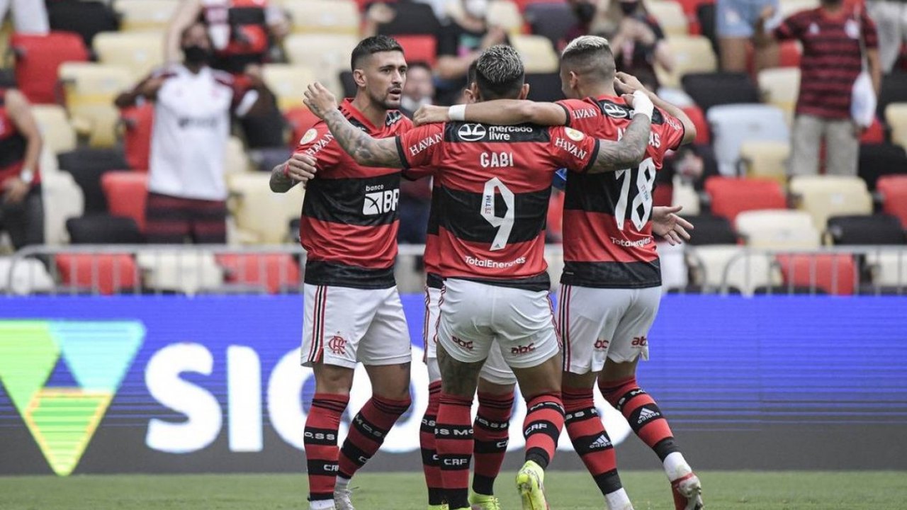 Com ‘dois times titulares’, Flamengo volta a sonhar em vencer ‘tudo’