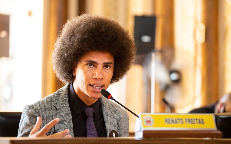 Diego Hypólito inaugura instituto que ensina ginástica a crianças carentes no Rio