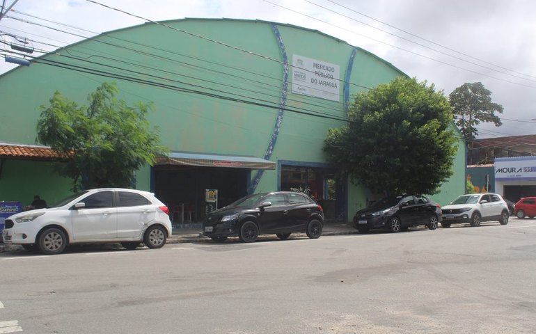 Mercado Público do Jaraguá funciona com sistema “pague e leve” aos sábados