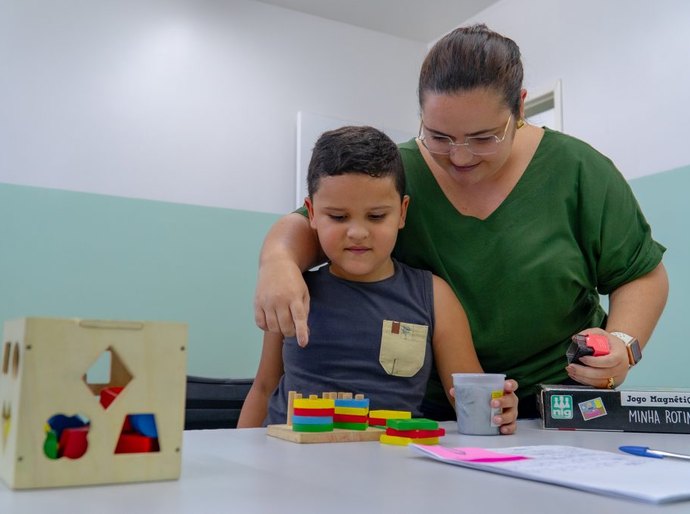 Abril Azul: Arapiraca promove inclusão e cuidados para crianças autistas com órgão especializado
