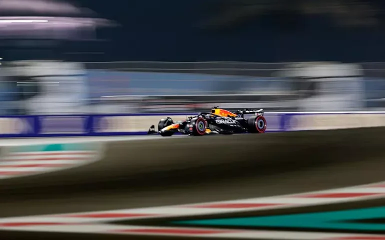 Verstappen garante pole position em treino do GP de Abu Dhabi