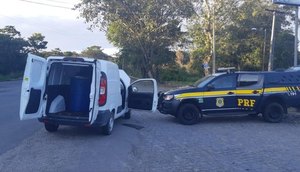 Três homens são presos por transportar mais de 100 kg de maconha em Sergipe / Foto: Foto: PRF/SE