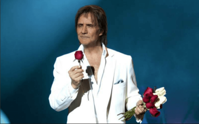 Roberto confirma tours para os EUA e México