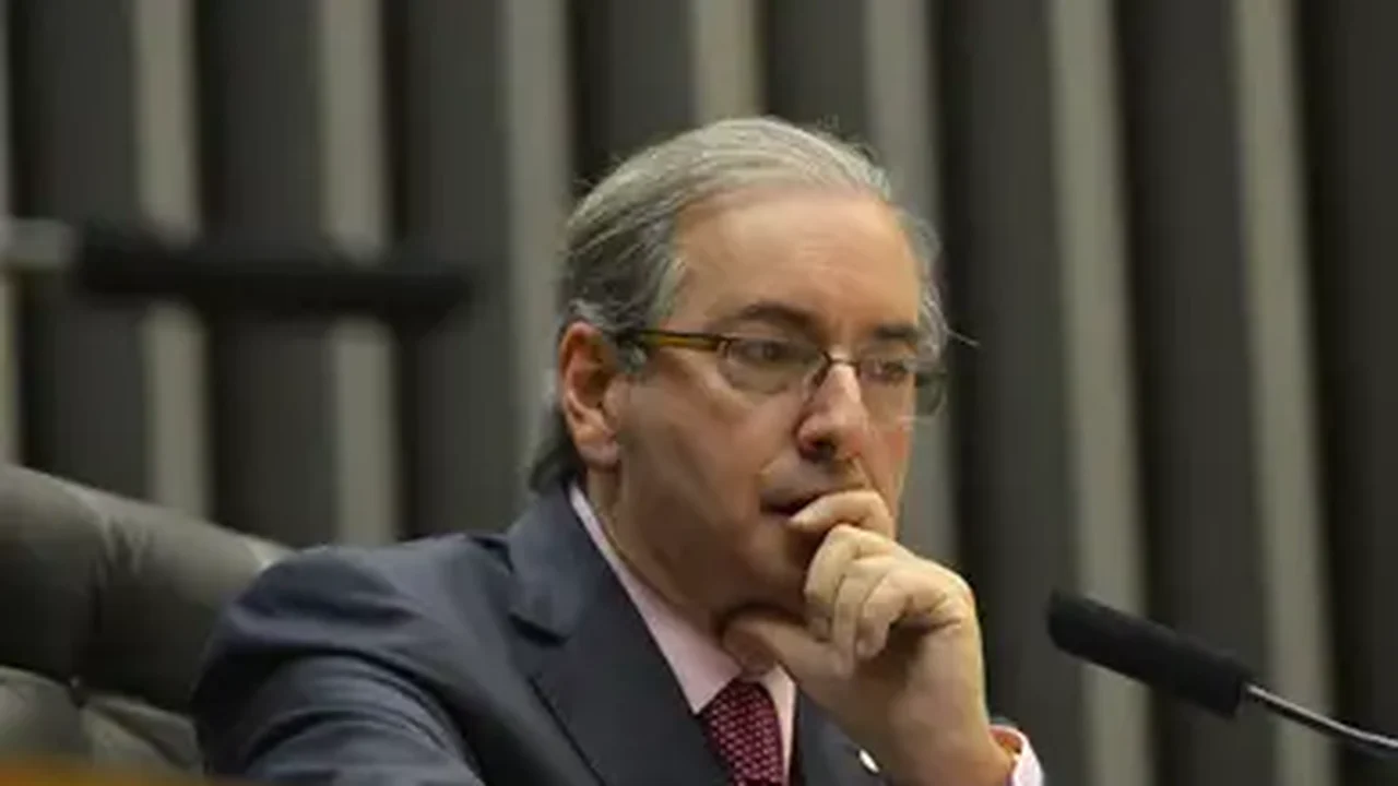 Decisão do STF aponta indícios de que Eduardo Cunha usou deputado do Republicanos para direcionar emendas