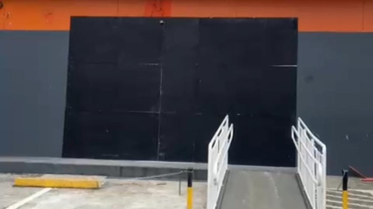 O banco que fechou as portas e as histórias