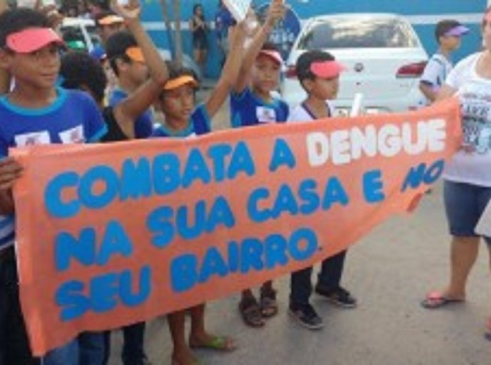 Escola Manoel Moura de Souza vai as ruas de Marechal contra a Dengue