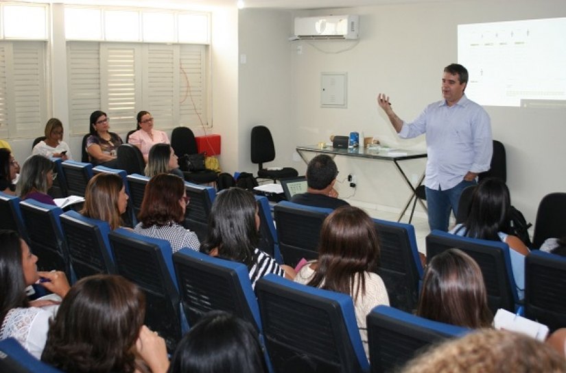 Programa Escola 10 promove ciclo de debates sobre educação