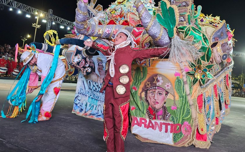 Primeira noite do 31º Festival Municipal de Bumba Meu Boi celebra cultura e tradição em Jaraguá