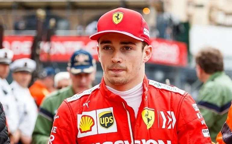 Leclerc ironiza Hamilton após jogo de equipe no Azerbaijão e amplia crise na Ferrari