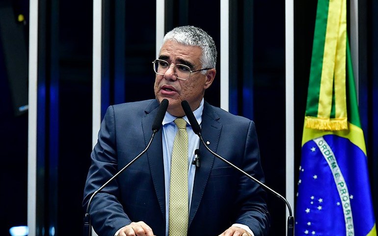 Girão critica reação de Silvio Almeida ao receber reprodução de feto na CDH