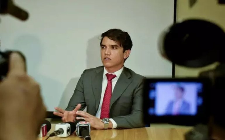Delegado que investiga gabinete paralelo será transferido de setor
