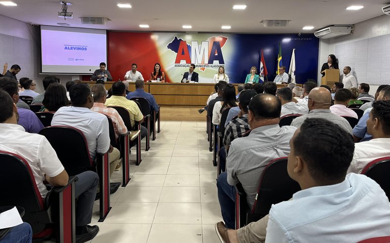 Seagri apresenta atualização de programas aos prefeitos alagoanos
