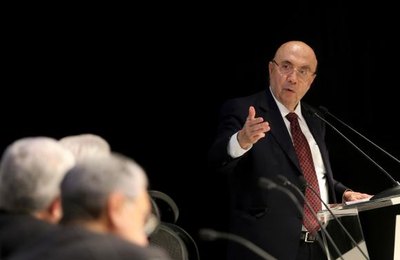 Governo articula novo relatório para Refis