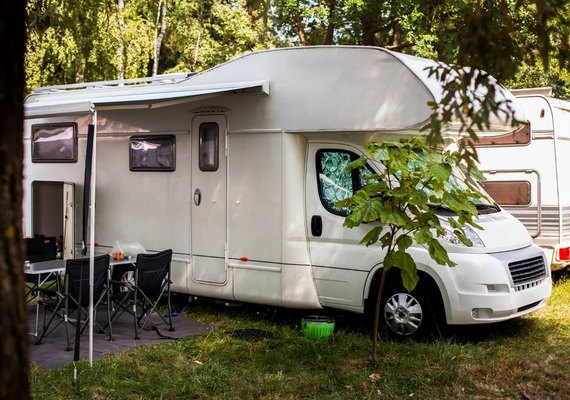 Nem 'hippies', nem nômades: família vive em motorhome na Califórnia por não poder pagar aluguel