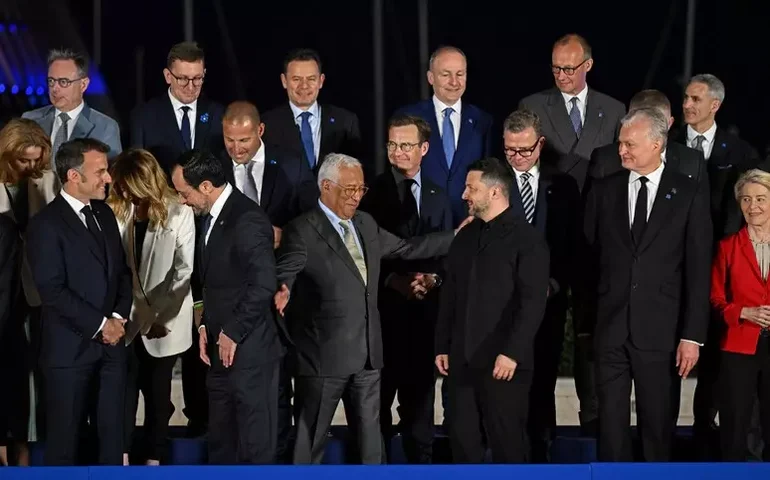 Líderes da UE discutem adesão da Ucrânia e desafios geopolíticos no Chipre