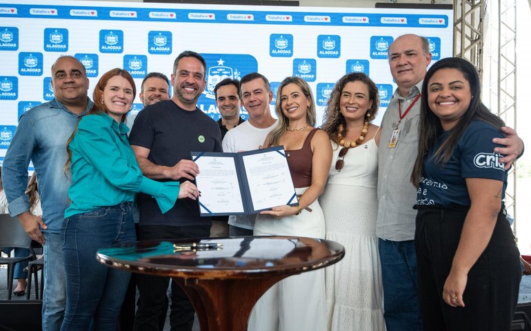 Mães da parte alta de Maceió comemoram anúncio de escola estadual de tempo integral e creche Cria na Ufal