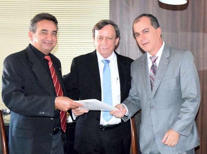 Novo parecer entregue a Luiz Dantas ratifica vaga do TC/AL como de livre escolha de Renan Filho