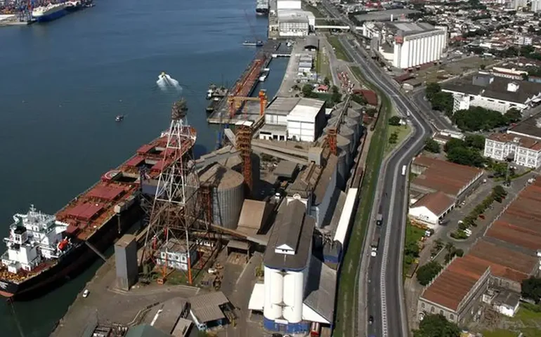 Movimentação de contêineres no Porto de Santos registra recorde no 1º semestre