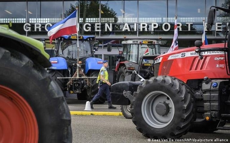 Protestos de agricultores se espalham na Europa, e manifestantes exigem plano de ação contra 'concorrência desleal'