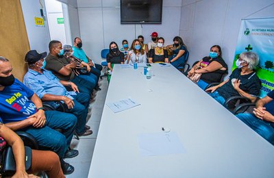 Prefeitura de Arapiraca e permissionários do Centro debatem melhorias para o setor