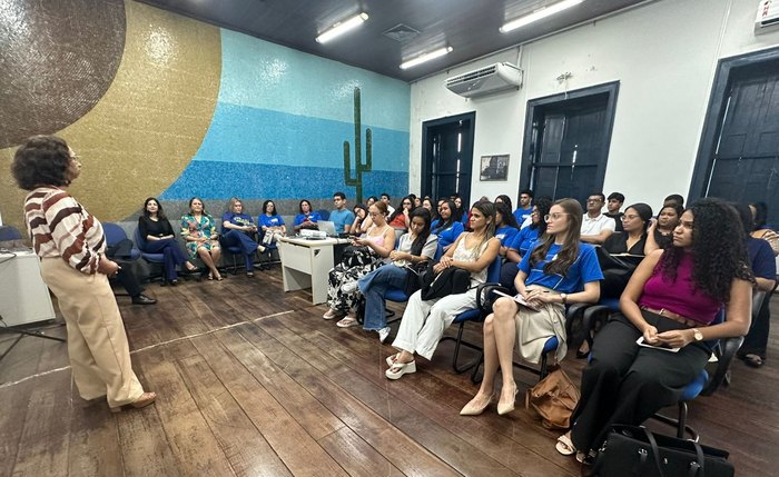 Seune recebe equipe da Receita Federal para palestra sobre as novidades do Imposto de Renda 2026