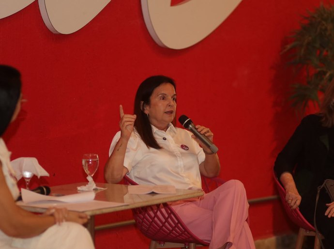 Fátima Canuto participa de bate-papo sobre trajetória política e atuação em defesa das mulheres em Delmiro Gouveia