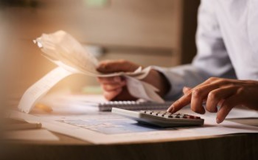 13º salário deve injetar R$ 3bi na economia de Alagoas, aponta Dieese