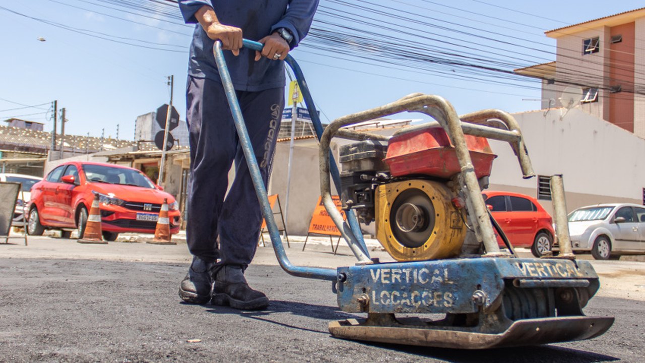 Tapa-buraco: Prefeitura aplica 1.500 toneladas de asfalto em mais de 90 ruas em novembro