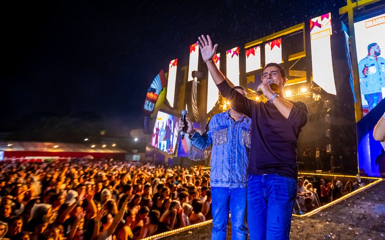 Após sete dias de festa, prefeito JHC encerra festividades juninas no polo Carlos Moura, em Jaraguá